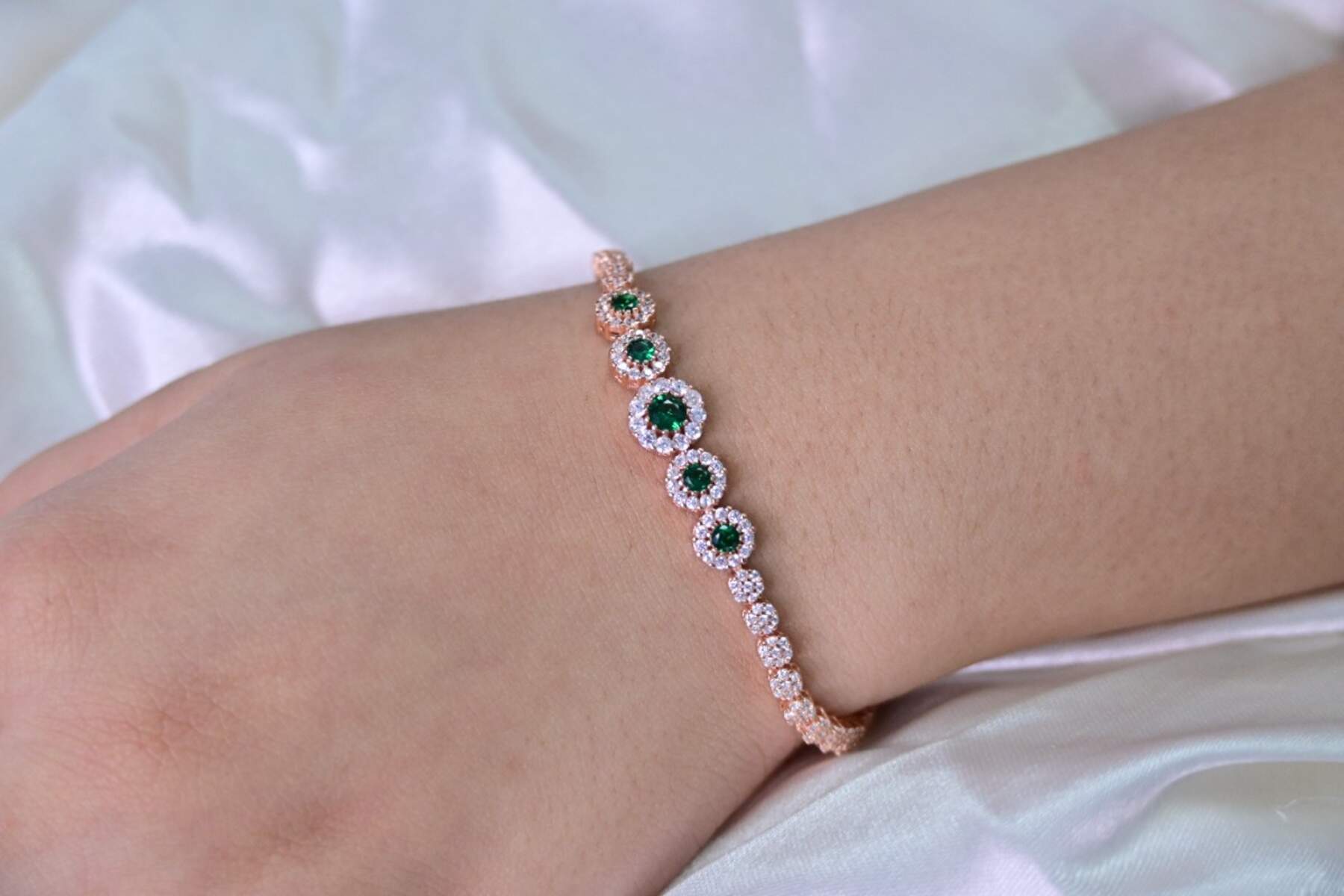 Shimmering Green Bracelet