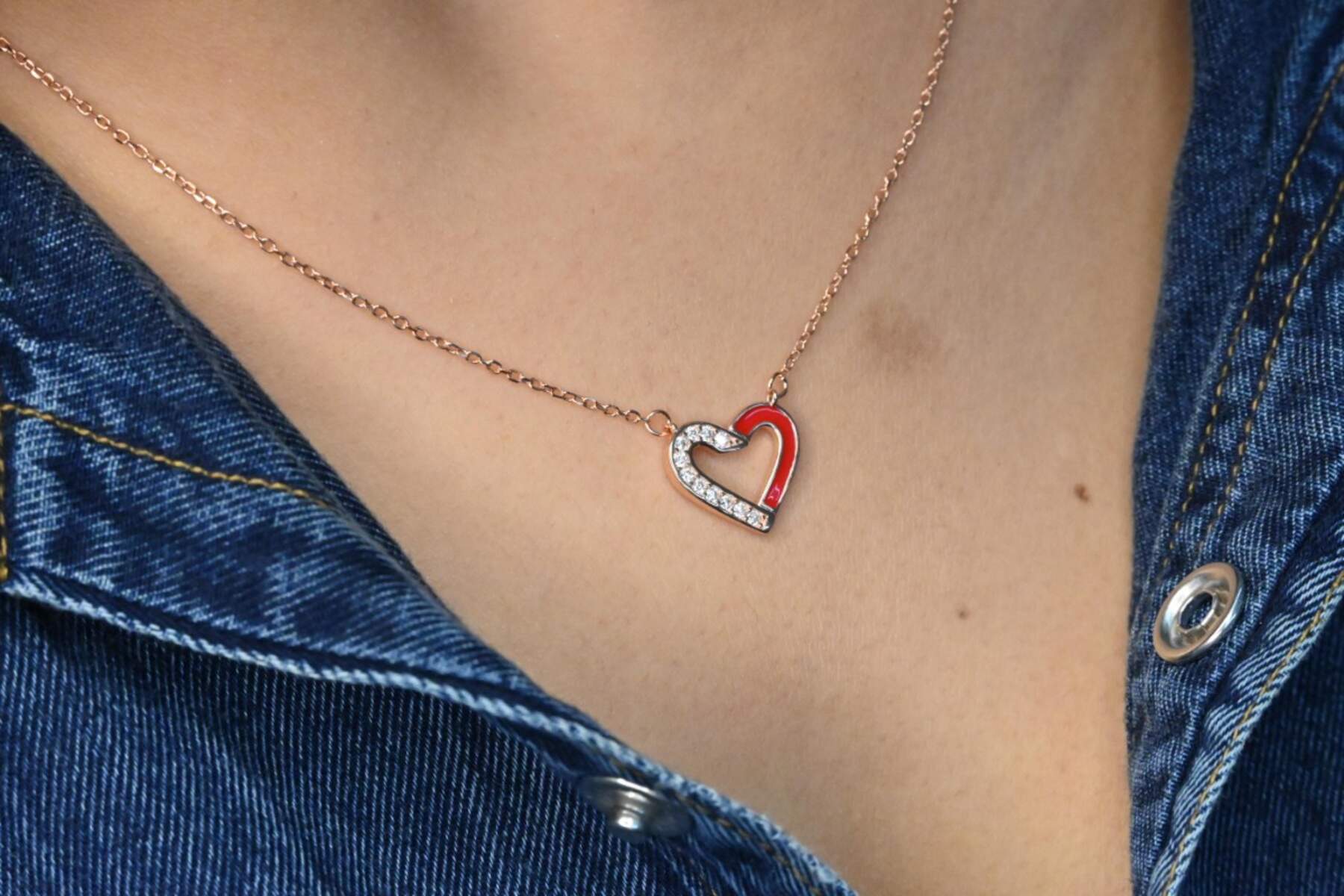 Classy Red Heart Chain