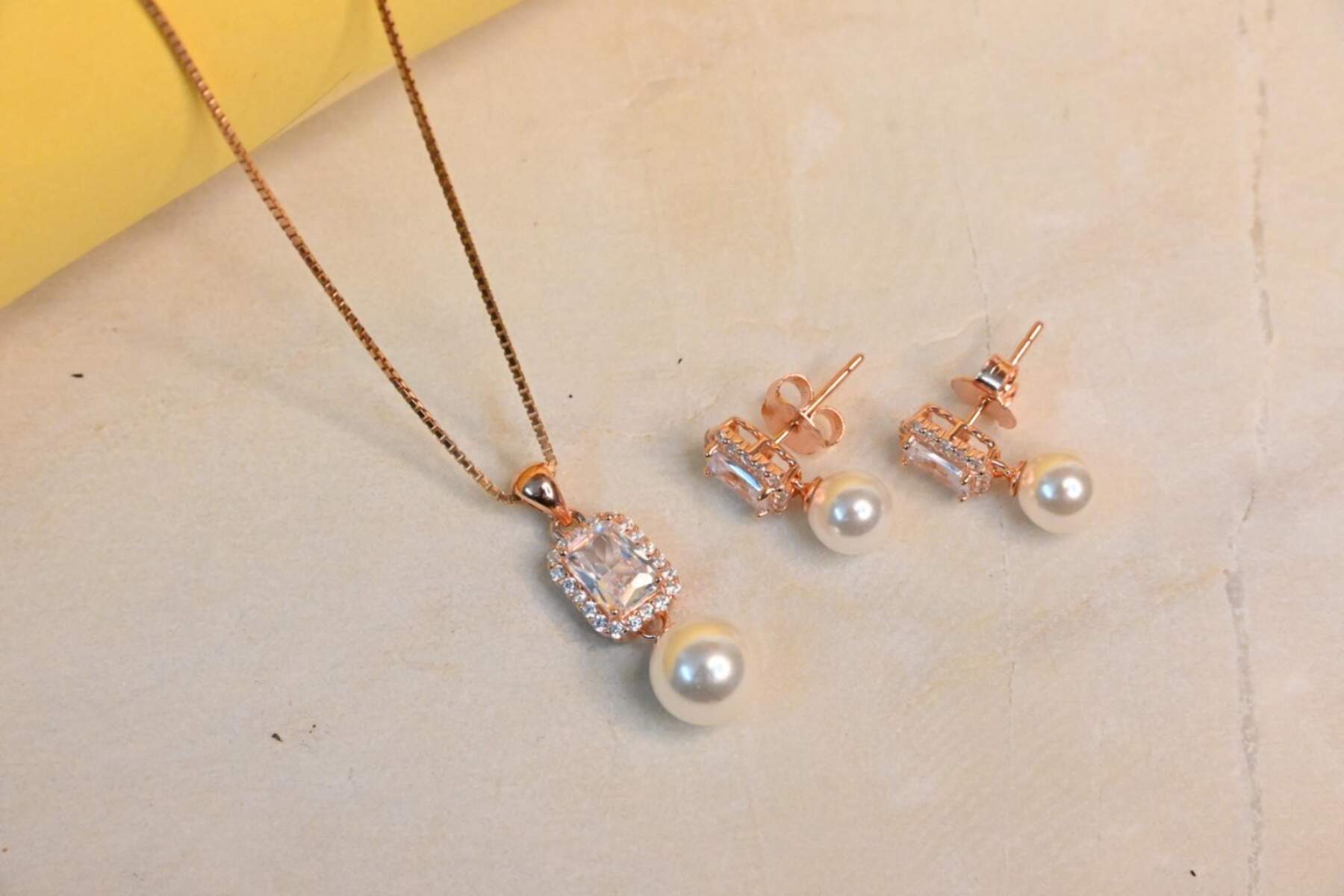 Rose Gold Pearl Set