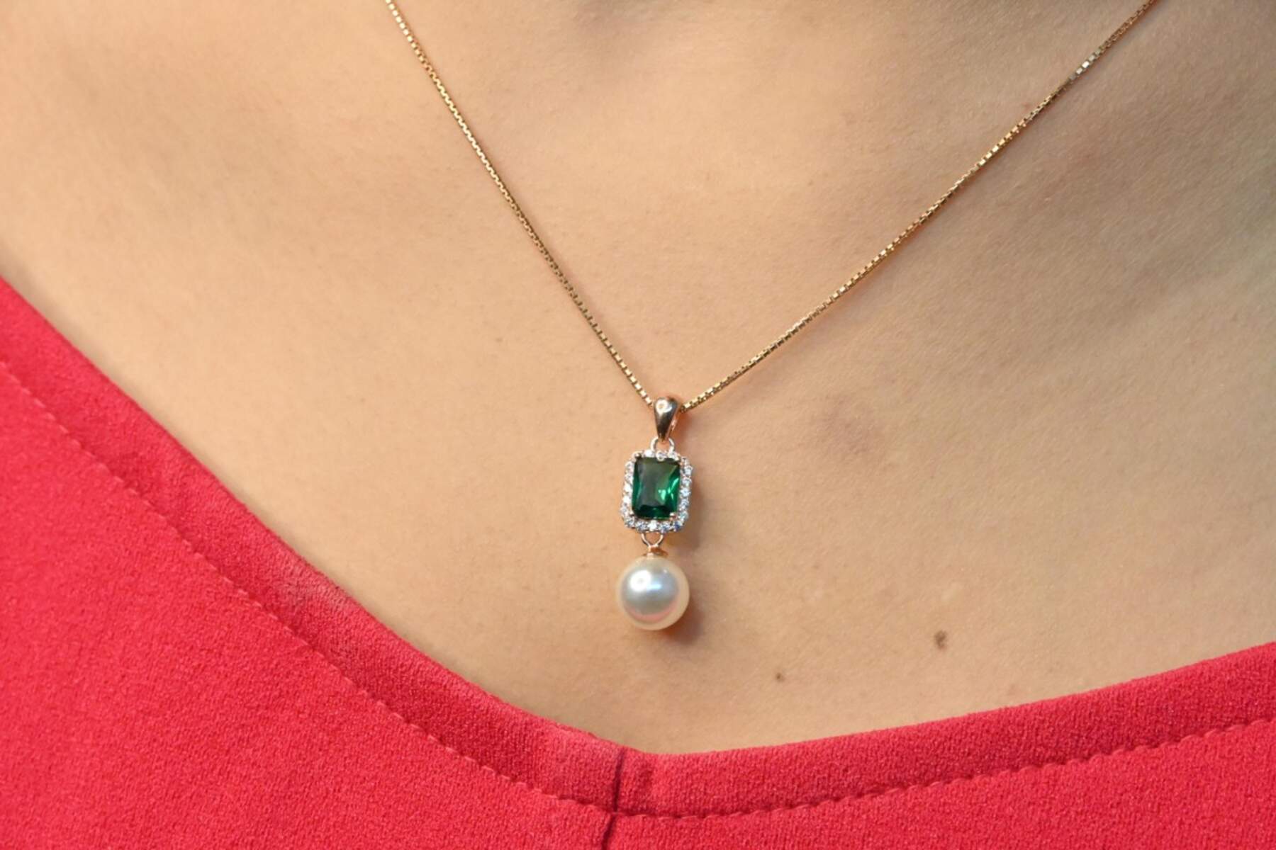 Beautiful Green Pendent Set