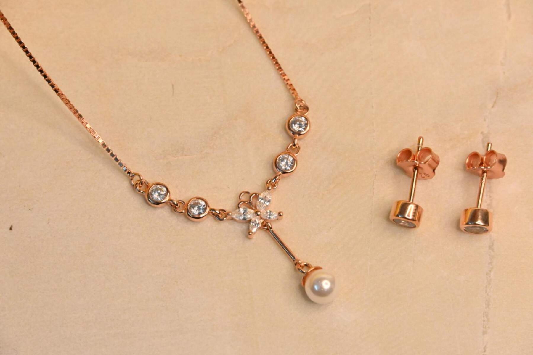 Hanging Pearl Butterfly Set