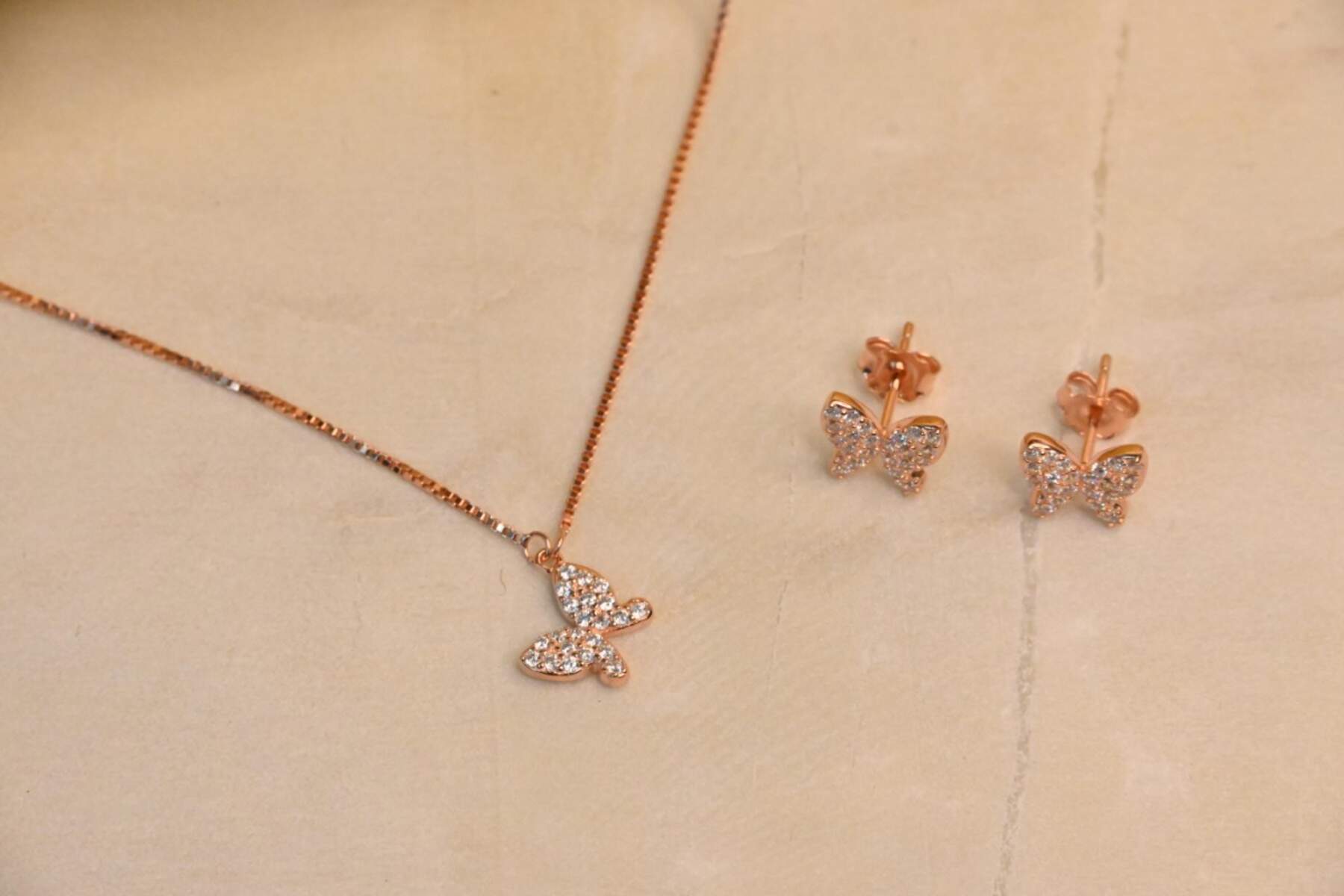 Single Butterfly Pendent Set