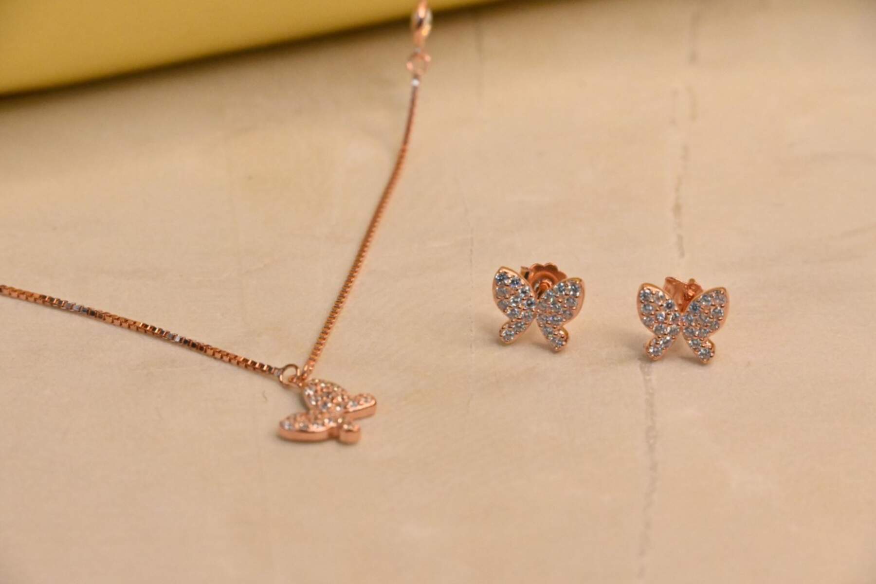 Single Butterfly Pendent Set