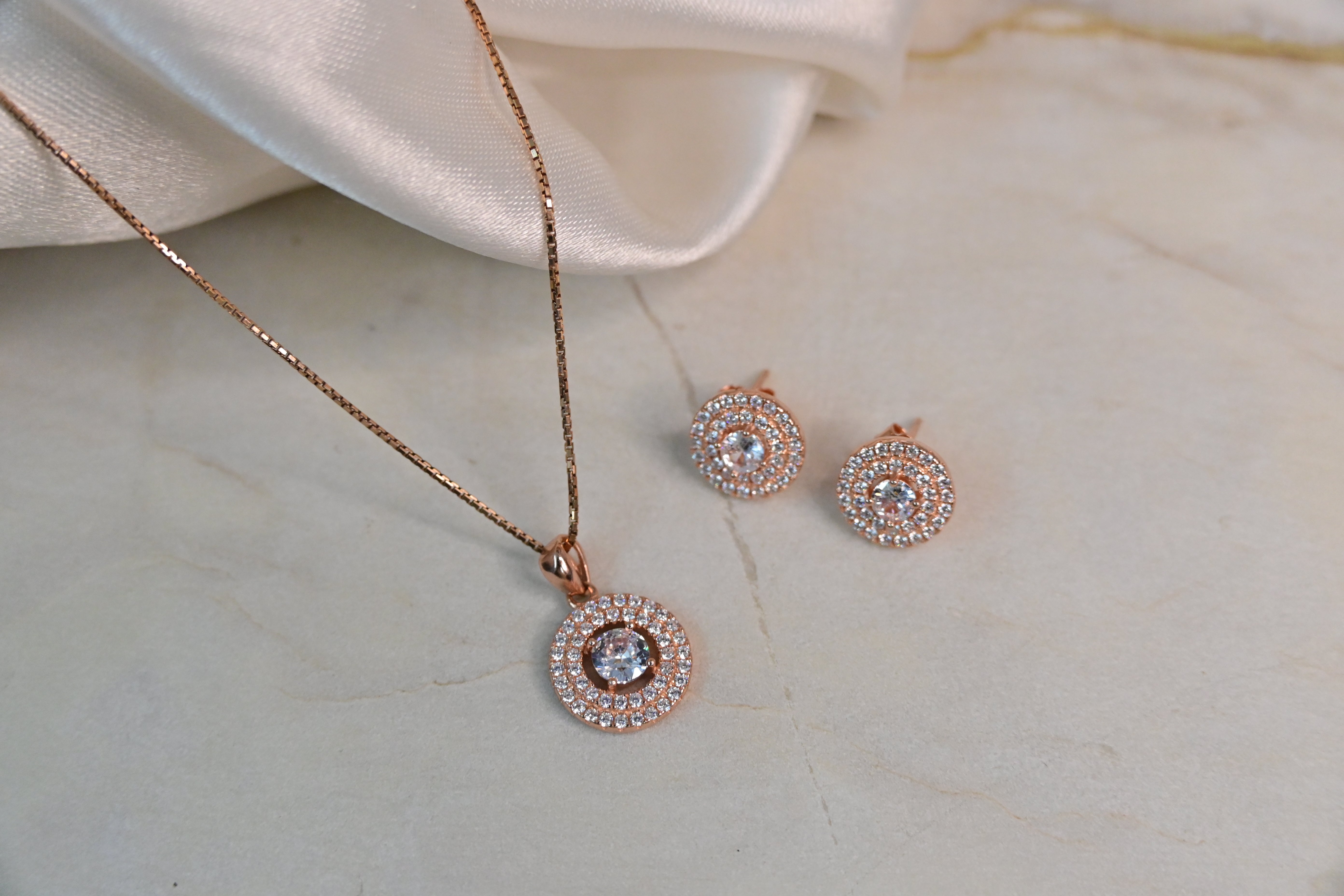 Classy Solitaire Rose Gold Set